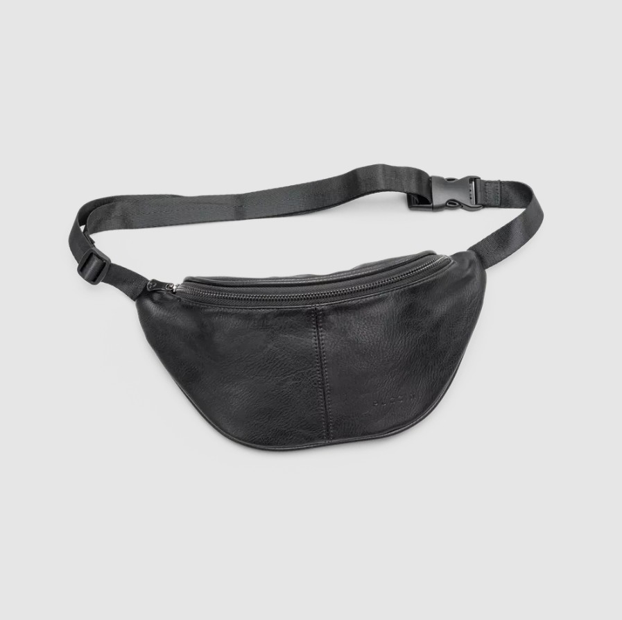 Midjeveske/belt bag.
